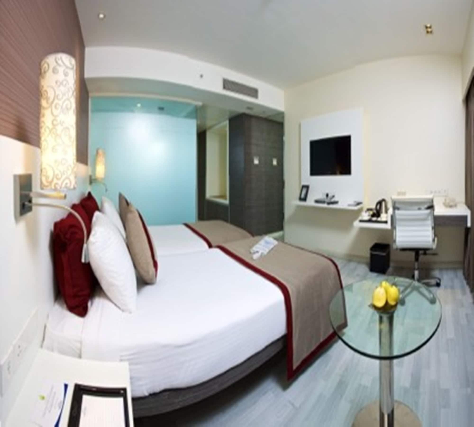 Majestic Court Sarovar Portico Navi Mumbai Extérieur photo