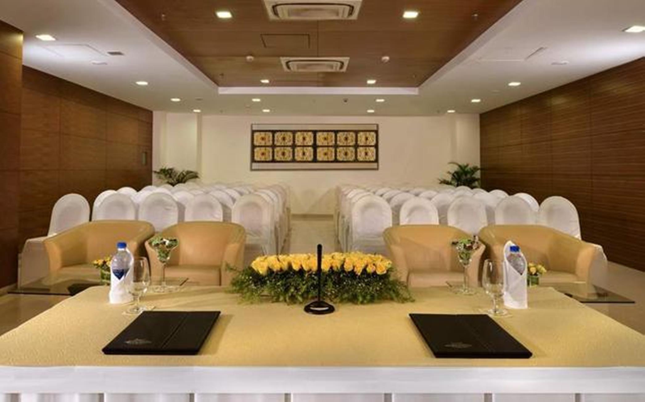 Majestic Court Sarovar Portico Navi Mumbai Extérieur photo
