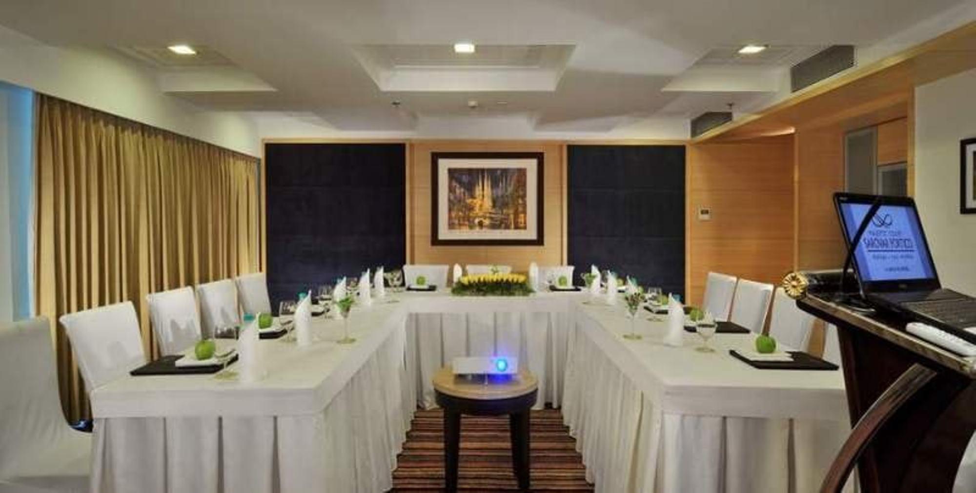 Majestic Court Sarovar Portico Navi Mumbai Extérieur photo