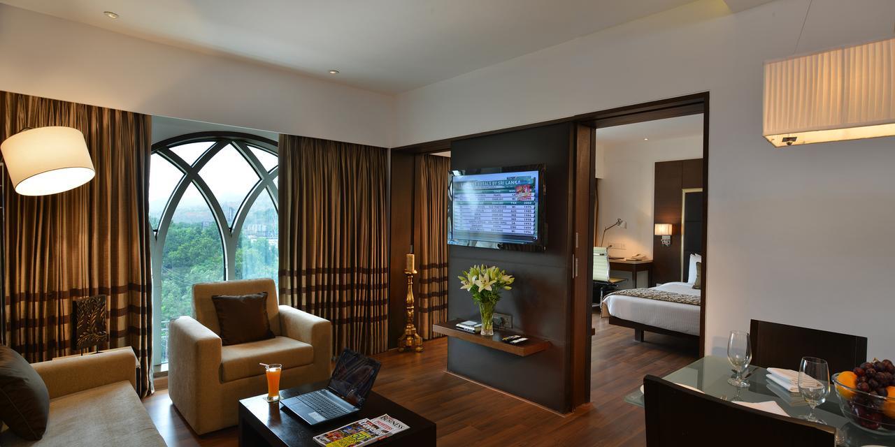 Majestic Court Sarovar Portico Navi Mumbai Extérieur photo