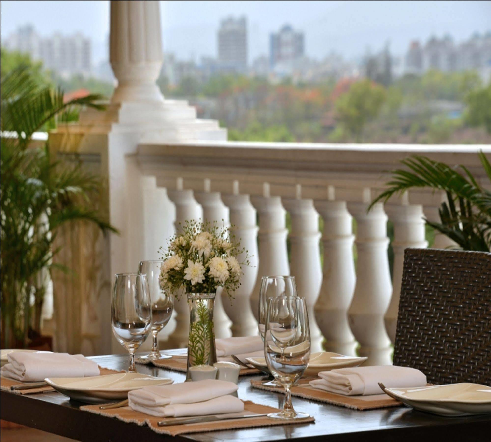 Majestic Court Sarovar Portico Navi Mumbai Extérieur photo