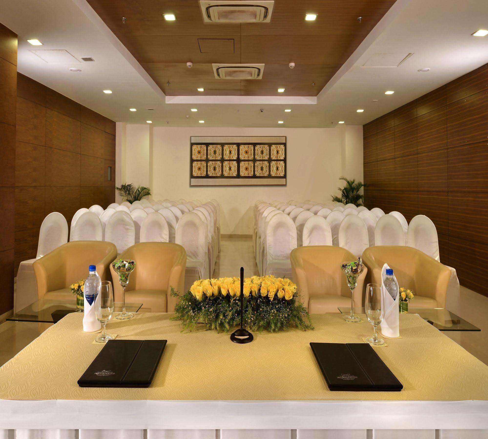 Majestic Court Sarovar Portico Navi Mumbai Extérieur photo