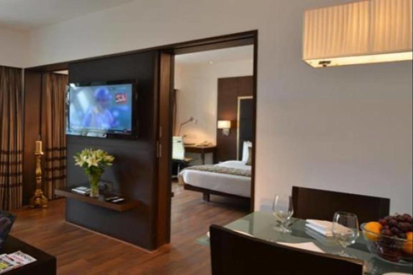Majestic Court Sarovar Portico Navi Mumbai Extérieur photo