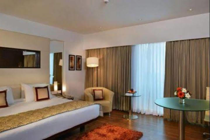 Majestic Court Sarovar Portico Navi Mumbai Extérieur photo