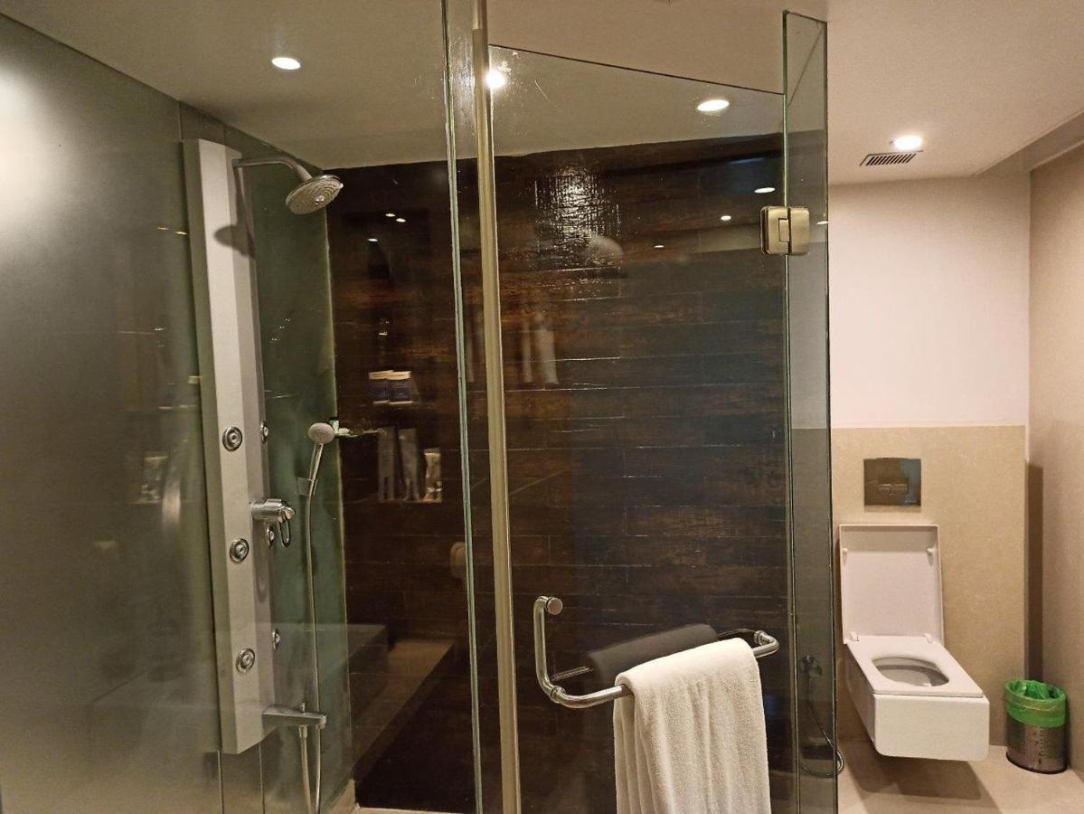 Majestic Court Sarovar Portico Navi Mumbai Extérieur photo
